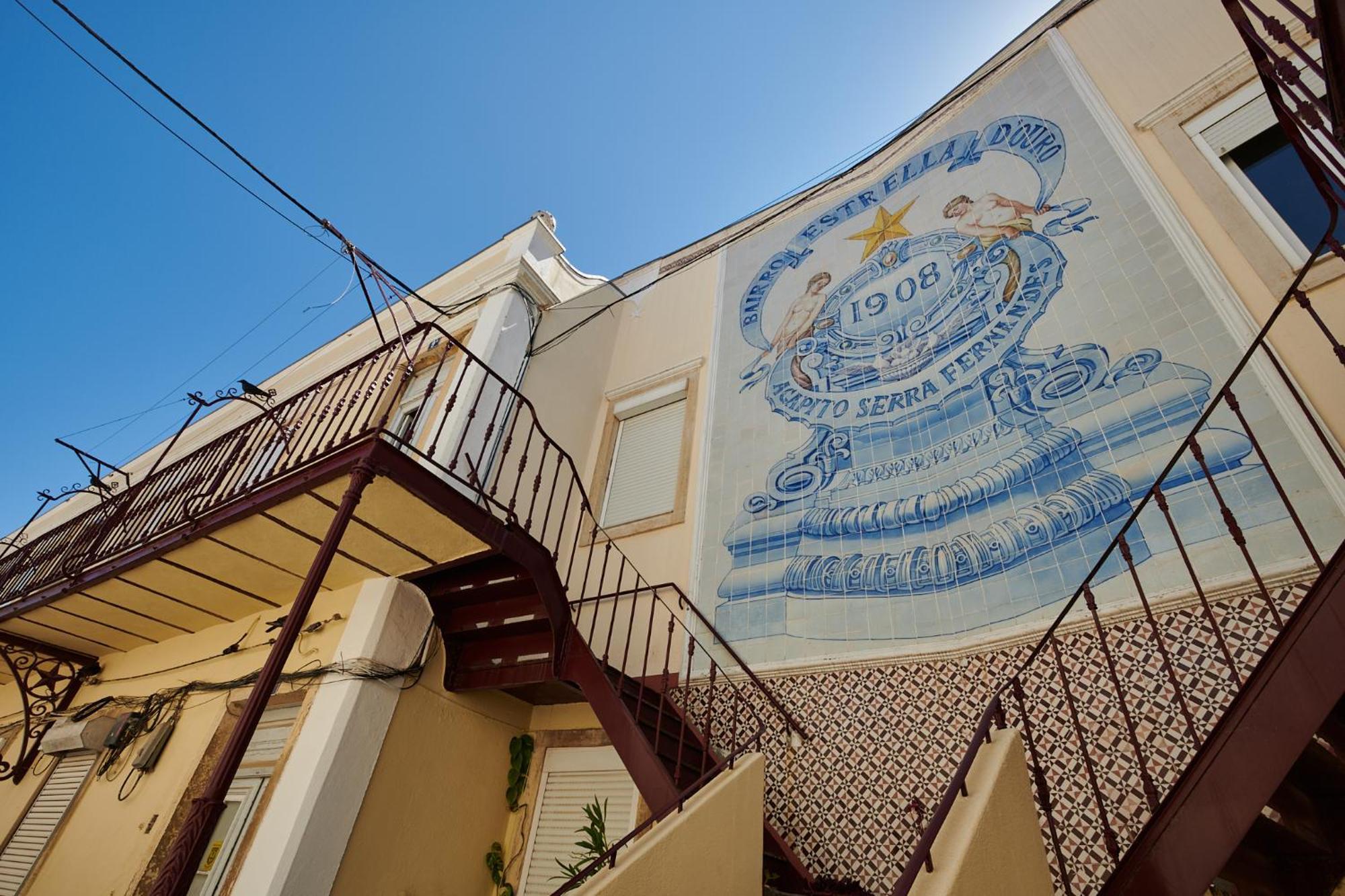 The Back Street Nest Apartment Lisbon Bagian luar foto