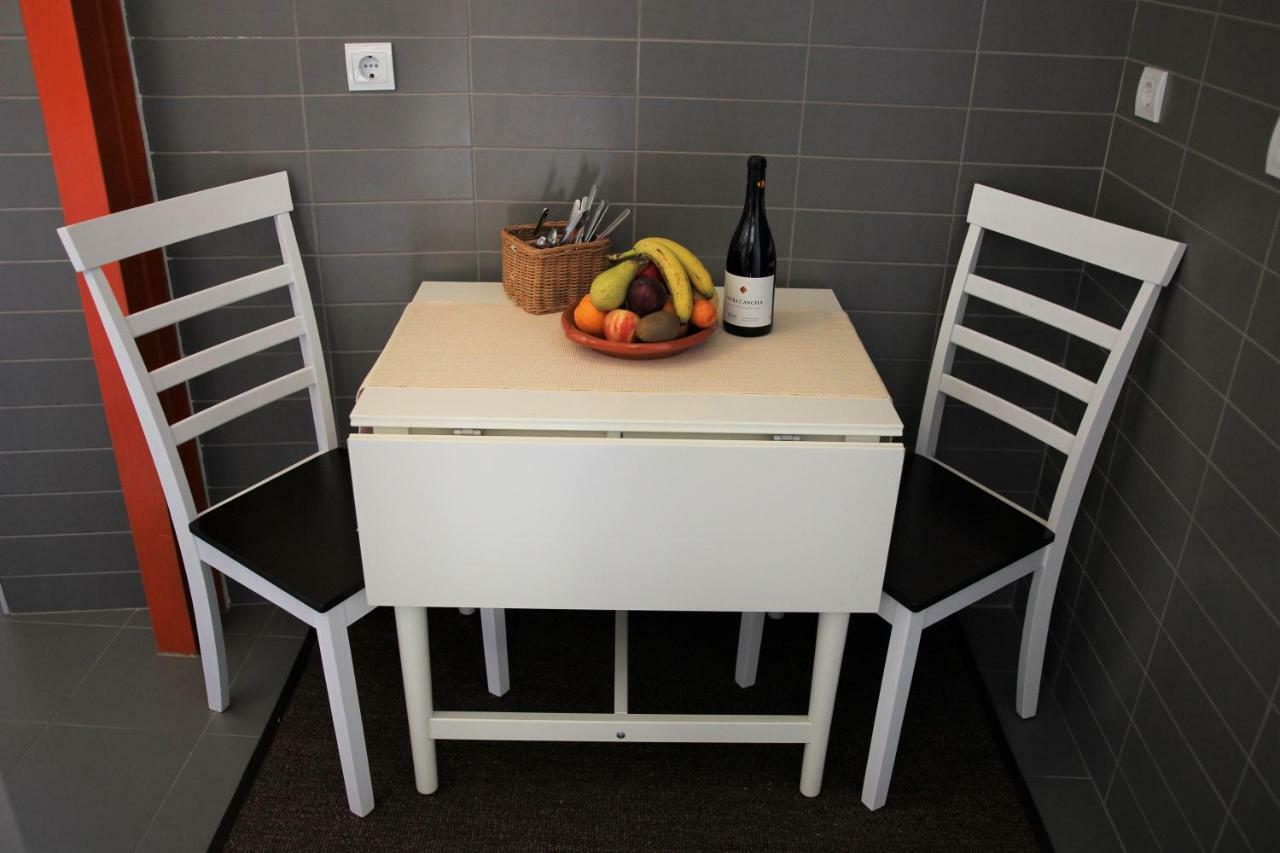 The Back Street Nest Apartment Lisbon Bagian luar foto
